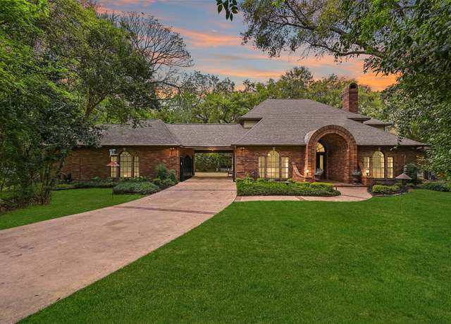 Property at 206 Stanley Ct, Friendswood, TX 77546, 4 beds, 4 baths