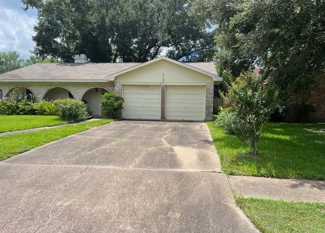 Property at 6742 Indian Lake Dr, Houston, TX 77489, 4 beds, 2 baths