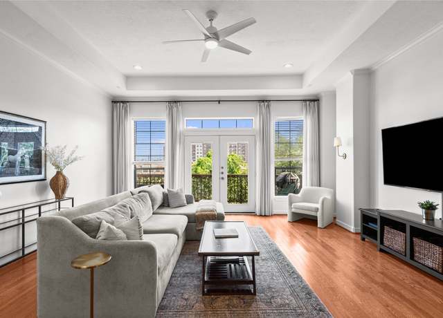 Property at 4656 Cornish St, Houston, TX 77007, 3 beds, 2.5 baths