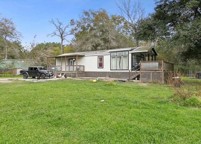 Property at 13271 Mustang Trl, Hamshire, TX 77622, 2 beds, 1 bath