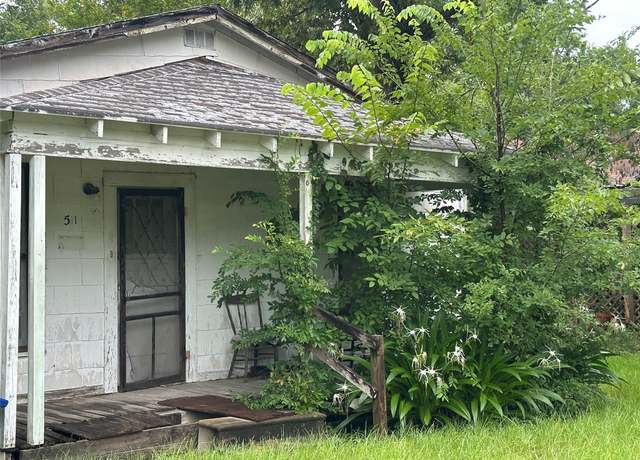 Property at 511 Smith Hill Rd, Huntsville, TX 77320, 2 beds, 1 bath