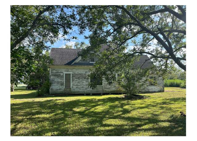 Property at 23378 State Highway 35 S, Palacios, TX 77465, 2 beds, 1 bath