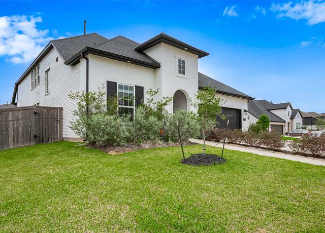 Property at 9603 Crescent Mill Dr, Missouri City, TX 77459, 4 beds, 3.5 baths