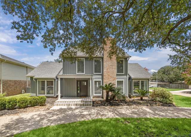 Property at 10902 Burgoyne Rd, Houston, TX 77042, 4 beds, 2.5 baths