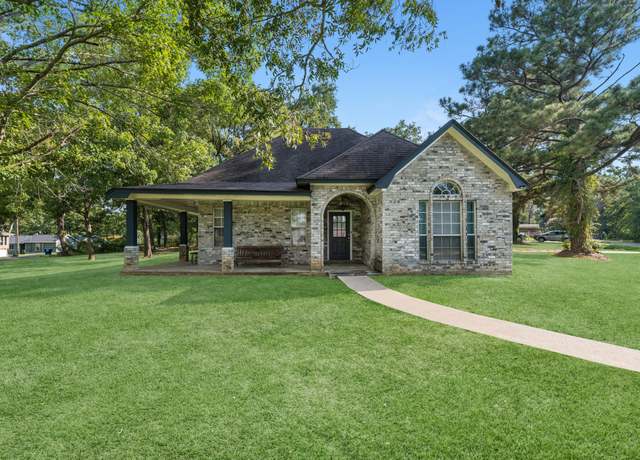 Property at 180 Harbor View Dr, Livingston, TX 77351, 3 beds, 2 baths