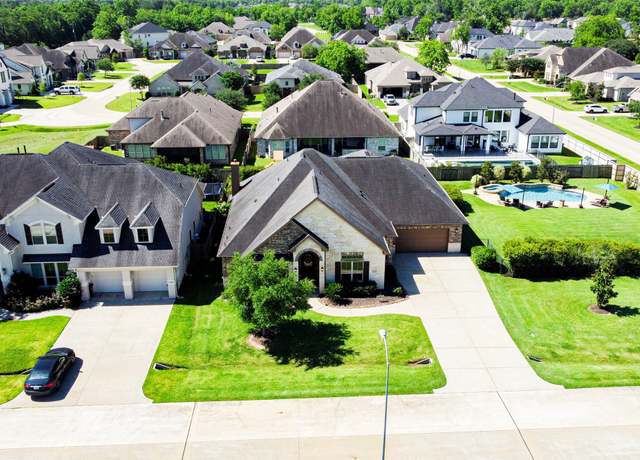 Property at 32811 Warbler Ct, Fulshear, TX 77441, 4 beds, 3.5 baths