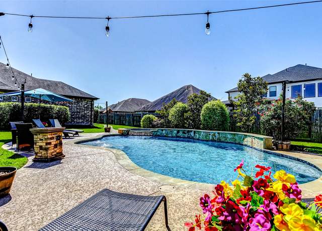Property at 32811 Warbler Ct, Fulshear, TX 77441, 4 beds, 3.5 baths