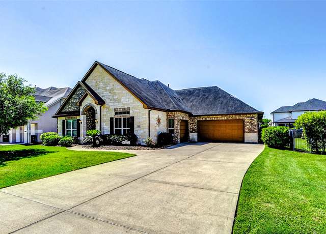 Property at 32811 Warbler Ct, Fulshear, TX 77441, 4 beds, 3.5 baths