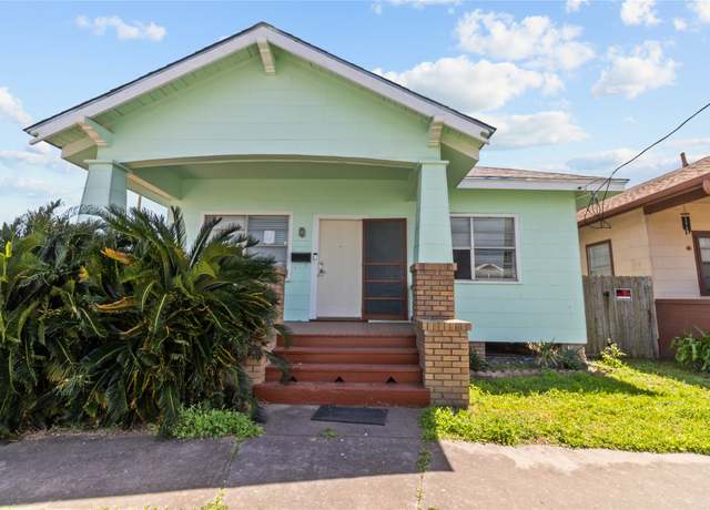 Property at 1522 Seawall Blvd, Galveston, TX 77550, 2 beds, 1 bath
