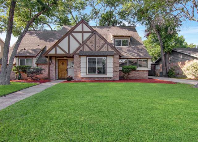 Property at 427 Pebblebrook Dr, El Lago, TX 77586, 5 beds, 2 baths