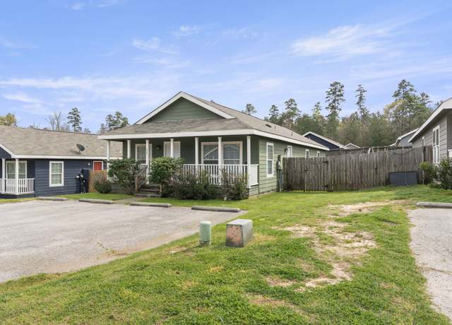 Property at 117 Varsity Dr, Huntsville, TX 77340, 4 beds, 4 baths