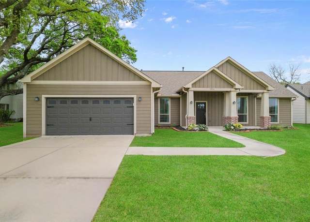 Property at 1514 N Fulton St, Wharton, TX 77488, 3 beds, 2 baths