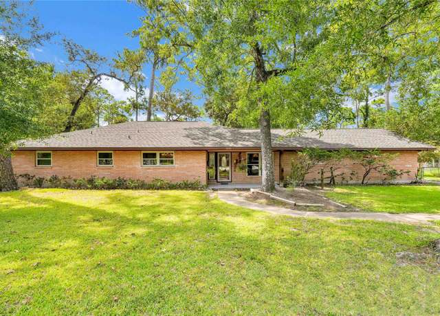 Property at 3000 Oak Dr, Dickinson, TX 77539, 3 beds, 2 baths
