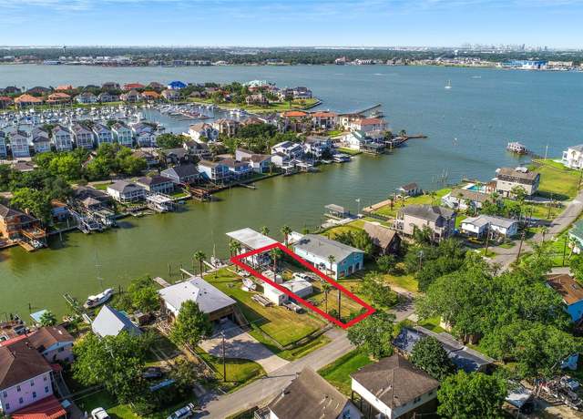 Property at 2130 Cove Park Dr, Kemah, TX 77565