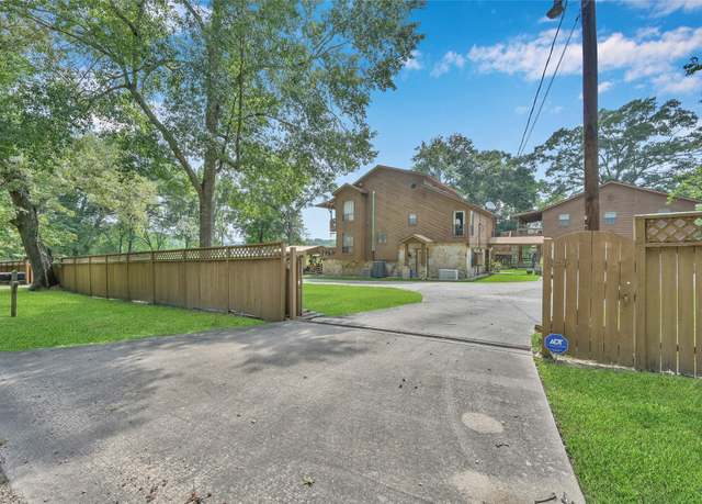 Property at 13981 Lake Shore Dr, Willis, TX 77318, 3 beds, 3.5 baths