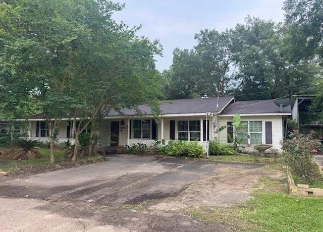 Property at 3475 Pelican St, Pinehurst, TX 77630, 2 beds, 1 bath