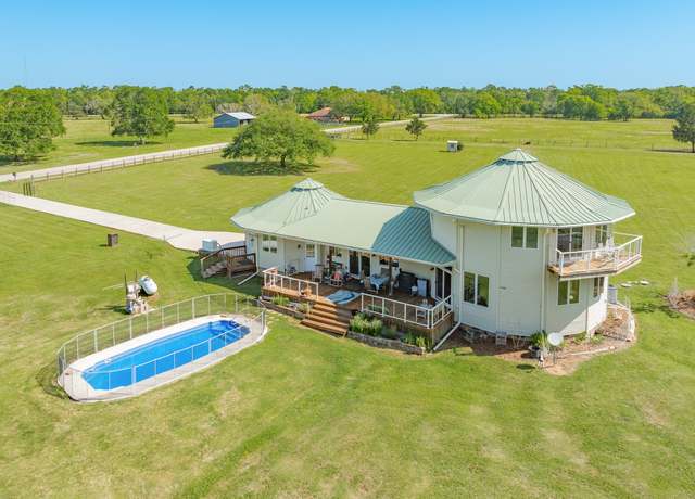 Property at 5373 County Road 898, West Columbia, TX 77486, 4 beds, 3.5 baths