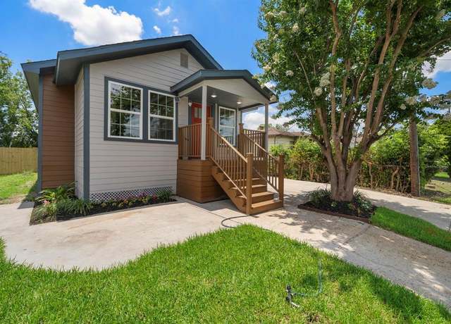 Property at 1310 E 34th St, Houston, TX 77022, 4 beds, 3 baths