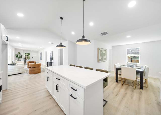 Property at 1310 E 34th St, Houston, TX 77022, 4 beds, 3 baths