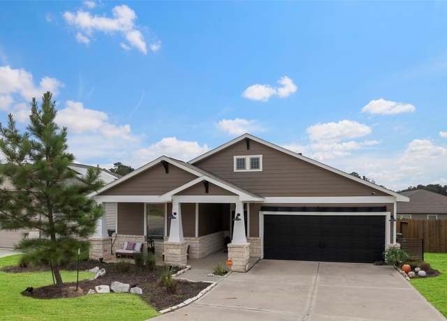 Property at 2212 Cedar Valley Dr, Conroe, TX 77306, 3 beds, 2 baths