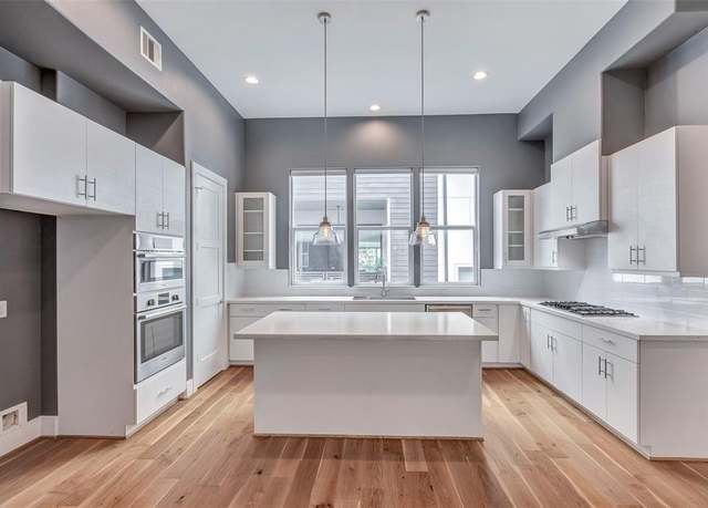Property at 2620 Rusk St, Houston, TX 77003, 3 beds, 3.5 baths