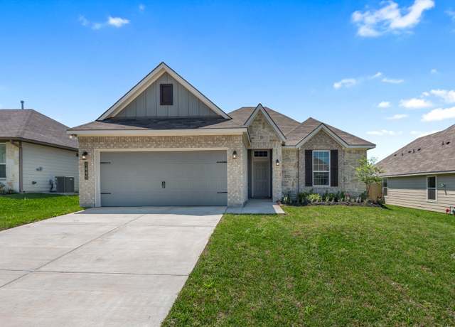 Property at 1445 Lake Ridge Dr, Brenham, TX 77833, 4 beds, 2 baths