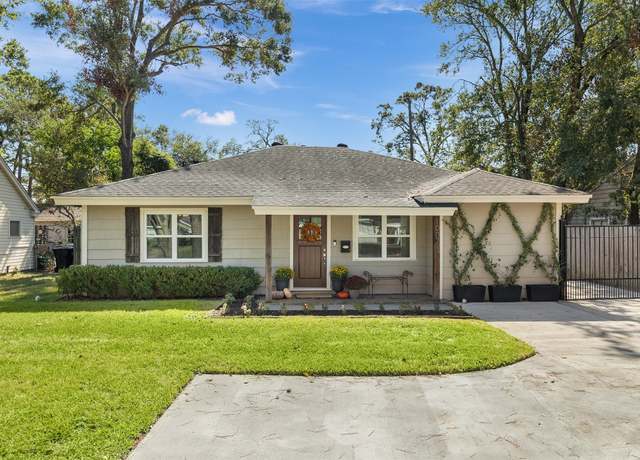 Property at 1007 W 43rd St, Houston, TX 77018, 3 beds, 2 baths
