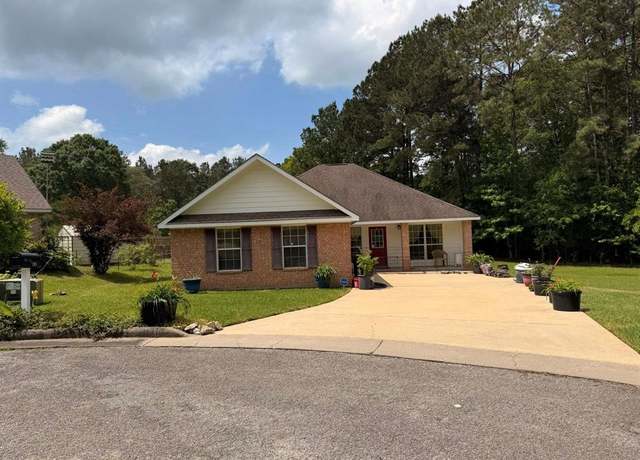 Property at 105 Brookdale Cir, Woodville, TX 75979, 3 beds, 2 baths