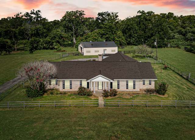 Property at 613 Baker Rd, Rosenberg, TX 77471, 3 beds, 2.5 baths