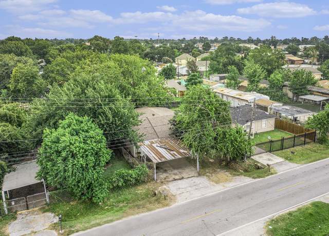 Property at 13725 Corpus Christi St, Houston, TX 77015, 3 beds, 1.5 baths