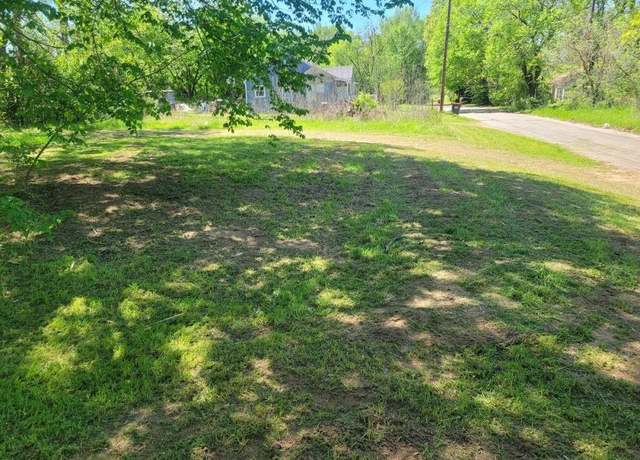Property at 545 13th St NW, Paris, TX 75460
