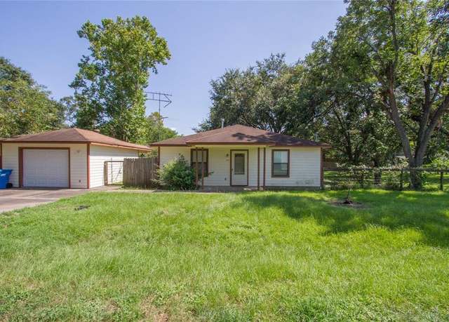 Property at 2611 Center St, Waller, TX 77484, 2 beds, 2 baths