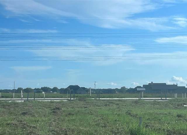 Property at 755 Sunset Trl, Angleton, TX 77515