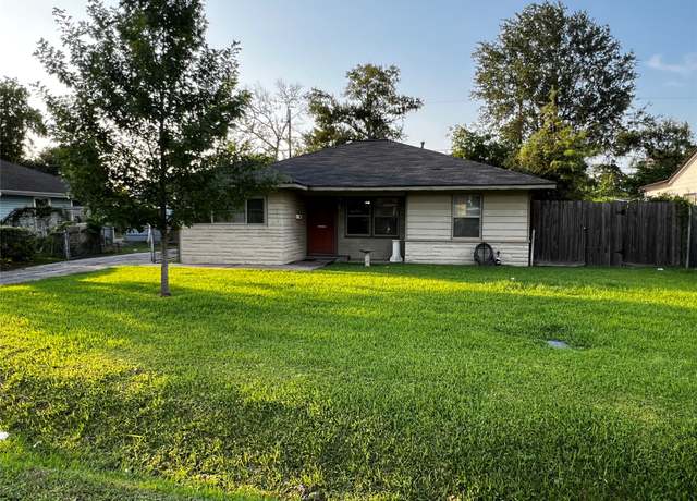 Property at 13229 Vicksburg St, Houston, TX 77015, 3 beds, 2 baths