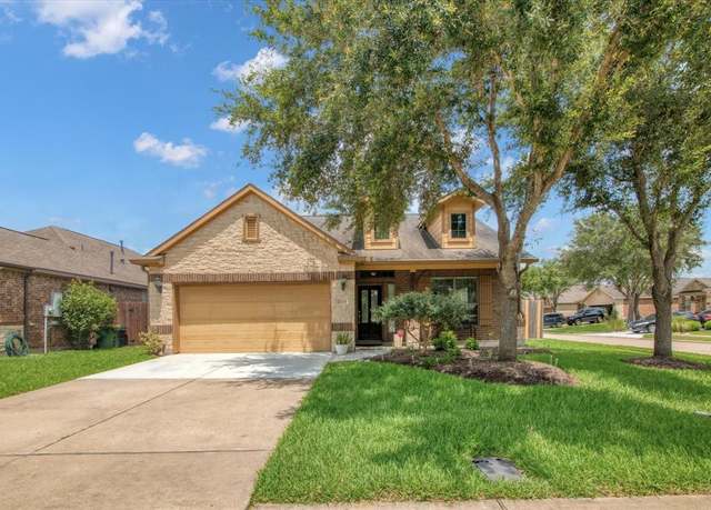 Property at 3215 W Trail Dr, Pearland, TX 77584, 3 beds, 2 baths
