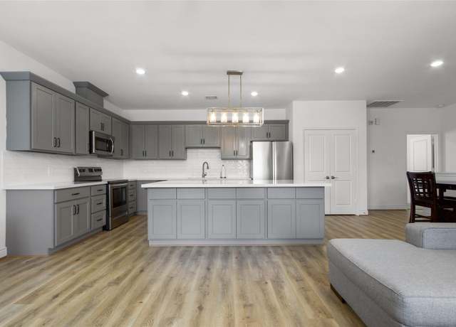 Property at 5212 Sherman St, Houston, TX 77011, 3 beds, 2.5 baths
