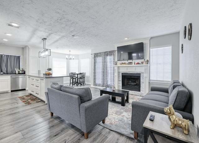 Property at 3031 Creek Manor Dr, Houston, TX 77339, 3 beds, 2.5 baths