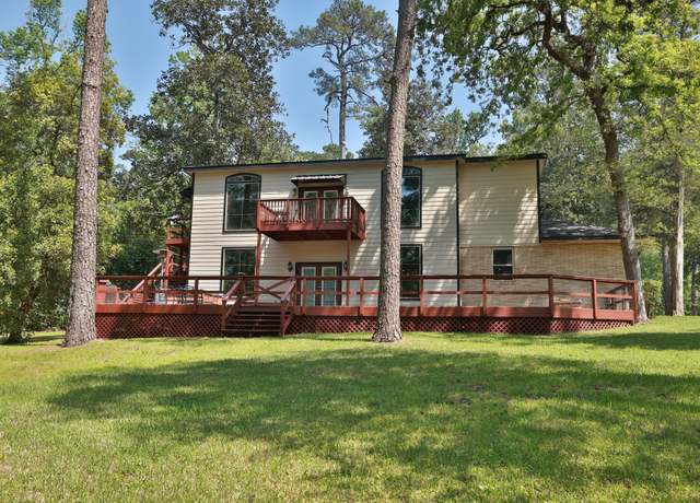 Property at 233 Linwood, Conroe, TX 77304, 4 beds, 3.5 baths