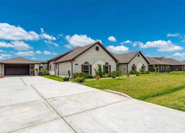 Property at 3314 Bastian Rd, Dickinson, TX 77539, 4 beds, 3.5 baths
