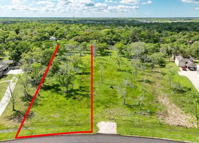 Property at 32718 Bayou Bnd, Richwood, TX 77531
