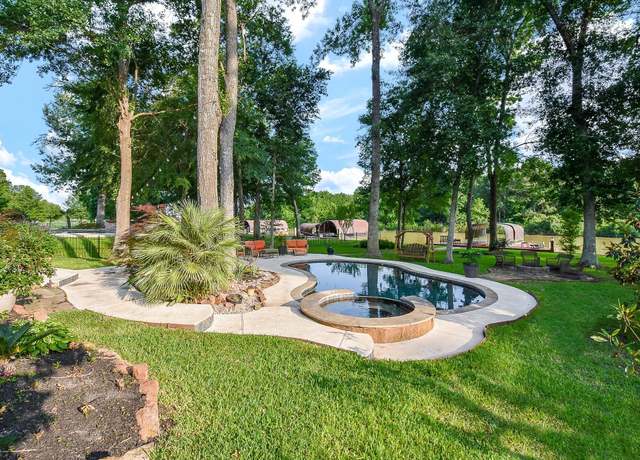 Property at 11432 Grand Pine Dr, Montgomery, TX 77356, 5 beds, 3.5 baths