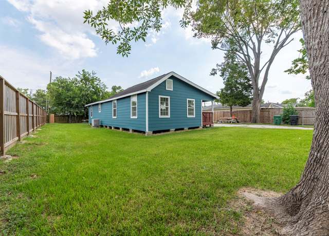 Property at 6228 Trescon Dr, Houston, TX 77048, 3 beds, 1 bath
