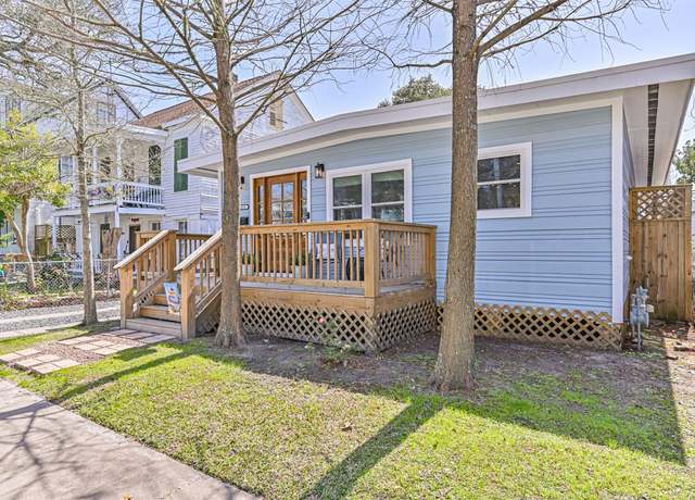 Property at 1615 Avenue L, Galveston, TX 77550, 3 beds, 2 baths