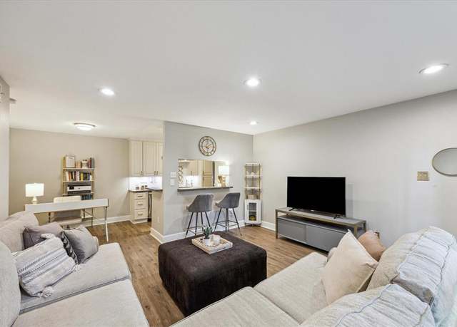 Property at 2250 Bering Dr #3, Houston, TX 77057, 1 bed, 1 bath