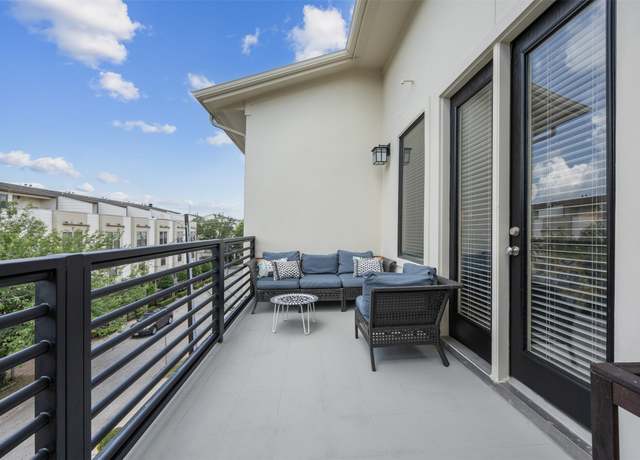 Property at 3909 Rose St, Houston, TX 77007, 3 beds, 3.5 baths