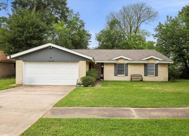 Property at 1845 King Arthur Ct, Pinehurst, TX 77630, 3 beds, 2 baths