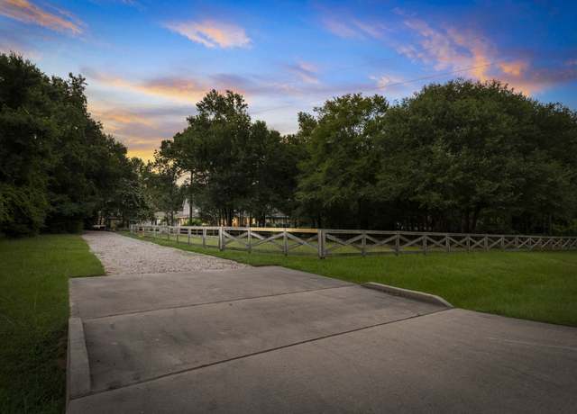 Property at 406 Trace Way Dr, Montgomery, TX 77316, 4 beds, 3 baths