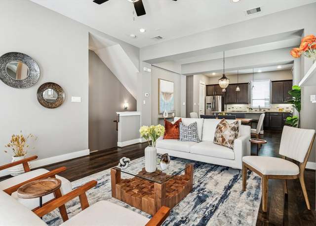 Property at 783 Waverly St, Houston, TX 77007, 3 beds, 3.5 baths