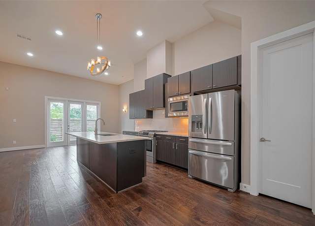 Property at 1305 Laird St, Houston, TX 77008, 4 beds, 3.5 baths