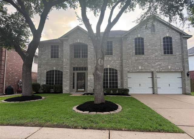 Property at 10623 S Belmont Ct Ct, Houston, TX 77065, 5 beds, 3.5 baths
